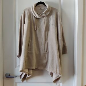 Ugg Poncho Size M/L in Oatmeal Heather